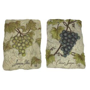 Plaques 2 relief grapes cottage core hanging